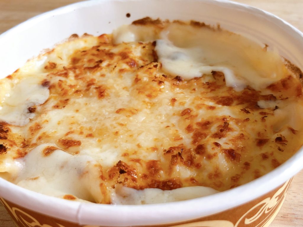 セブンイレブン 5種のチーズグラタン まろやかなホワイトソースとクセのないチーズの相性抜群 今日も冷食で済ませます